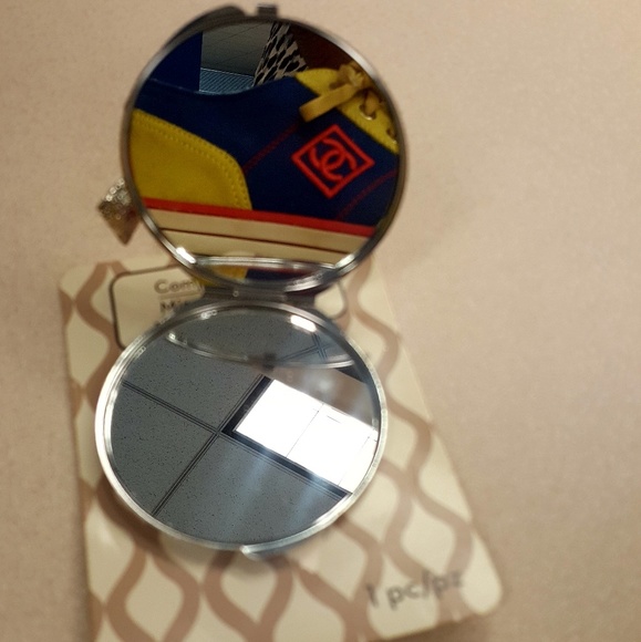 Compact Mirror - Picture 2 of 2